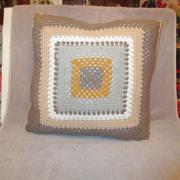 Vtg Crochet Hand Knit Granny Square Pillow Cover 18" Zip Closure Boho Hippie 70s - Picture 9 of 10
